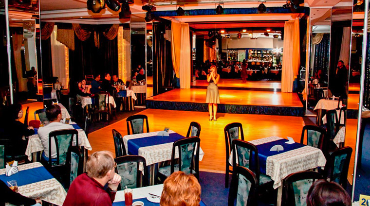 Вечер живой музыки в танцевально-развлекательном Арт-зале санатория Виктория в Кисловодске