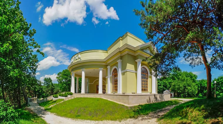 Храм воздуха в Кисловодском Национальном парке