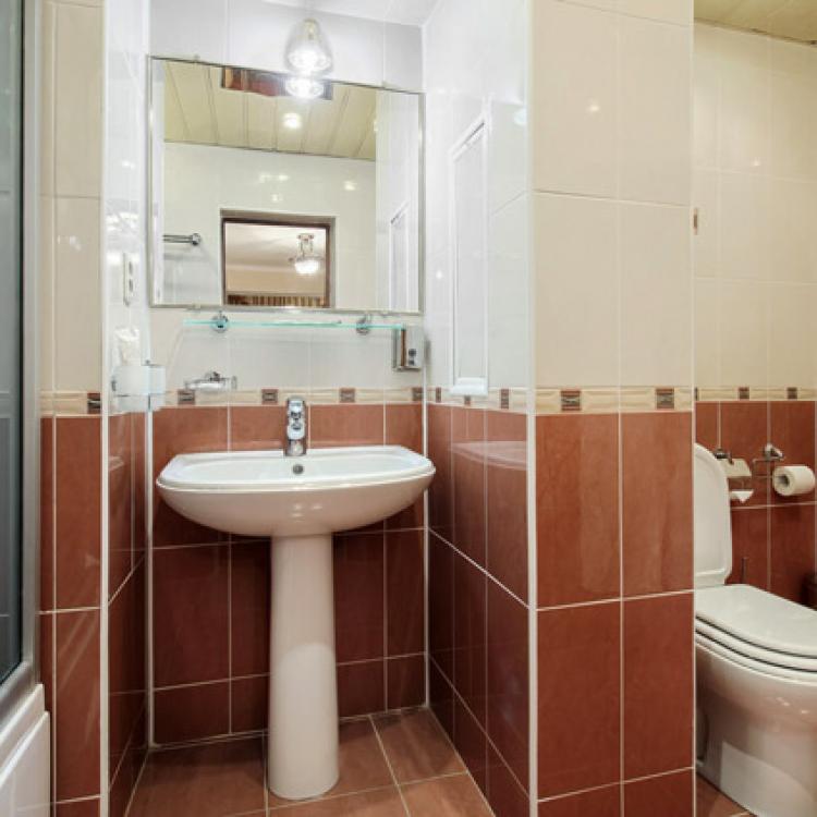Ванная комната номера 2 местные 3 комнатные Апартаменты в санатории Виктория. Кисловодск